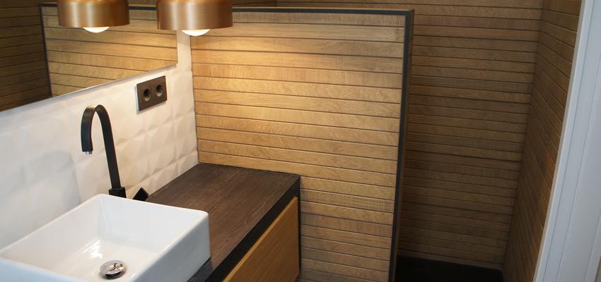 Baño Estilo moderno Color marron, blanco  diseñado por Solid Barcelona | Arquitecto 