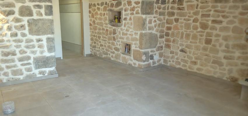 Sala de la TV, Salon Estilo clasico Color crema  diseñado por Salvador Rodríguez Sánchez | Reformista, constructor | Copyright Reforma de salon