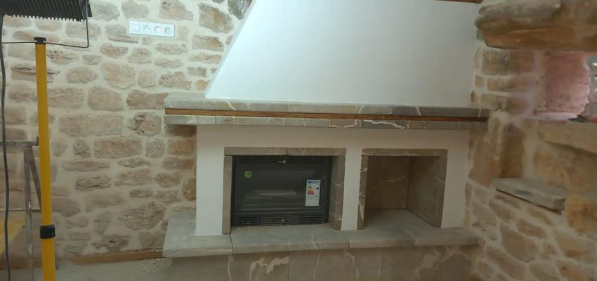 Comedor Estilo clasico Color rosa salmon  diseñado por Salvador Rodríguez Sánchez | Reformista, constructor | Copyright Chimenea