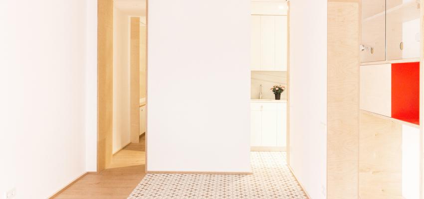 Comedor Estilo moderno Color rojo, amarillo, plateado  diseñado por rubial·sanchez | Arquitecto 