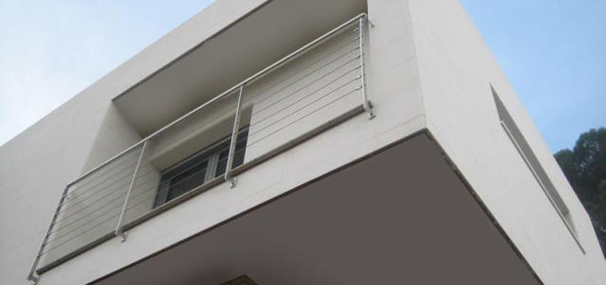 Balcon, Porche, Exterior Estilo moderno Color verde, blanco, gris  diseñado por Pep Sala - rsp arquitectura | Arquitecto 