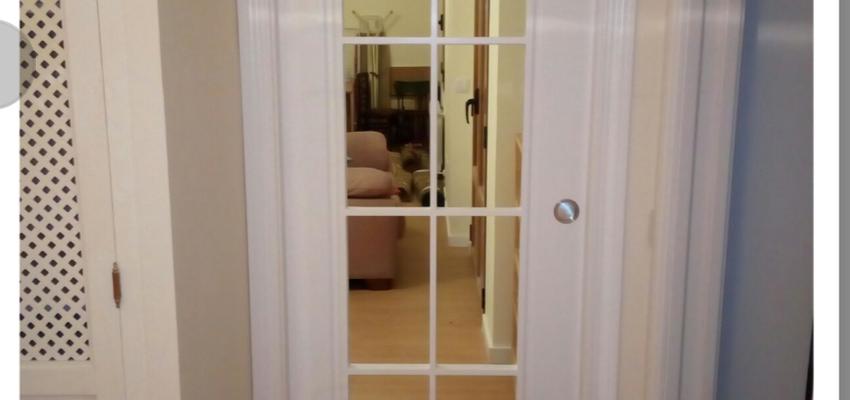 Recibidor, Pasillo Estilo contemporaneo Color beige, blanco  diseñado por Reformas y Servicios Marius | Gremio | Copyright Reformas y Servicios Marius