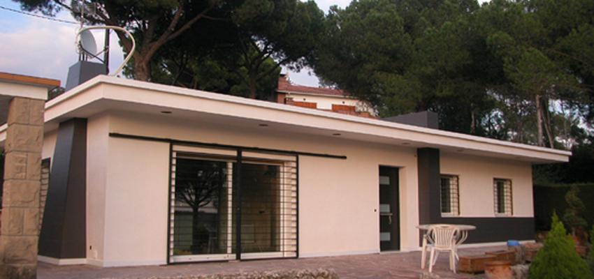 Terraza, Exterior Estilo moderno Color blanco, gris, negro  diseñado por Francesc Plazas Nebot | Arquitecto | Copyright F.P.Arquitectura