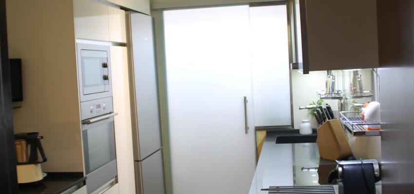 Cocina Estilo contemporaneo Color beige, marron, gris  diseñado por Francesc Plazas Nebot | Arquitecto | Copyright F.P.Arquitectura