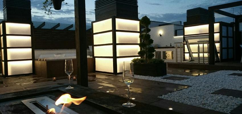 Terraza Estilo tropical Color marron, bronce  diseñado por IPSUM TECNICS SL | Arquitecto Técnico | Copyright IPSUM TECNICS SL