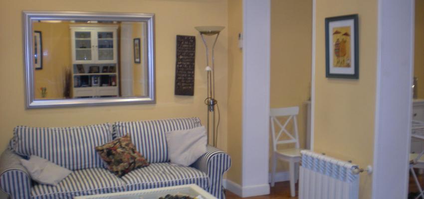 Salon style contemporaneo color azul oscuro, beige, blanco  diseñado por ANGELES SAZ SANTED Arquitecto de Interiores | Interiorista | Copyright propietaria