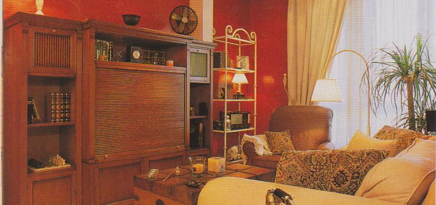 Salon style clasico color rojo, marron, marron  diseñado por ANGELES SAZ SANTED Arquitecto de Interiores | Interiorista | Copyright Casa Jardín Fotografa: Yolánda Rodríguez, Estilismo: Estrella Villatoro