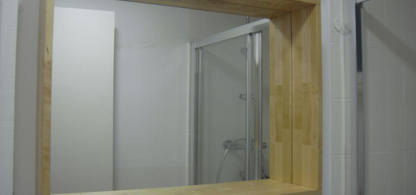 Baño Estilo moderno Color blanco, gris, bronce  diseñado por Lucius & Cornelia - Interiors Saludables i Eficients | Interiorista | Copyright Imagen propiedad de Lucius & Cornelia -Pprohibida la copia y/o reproducción