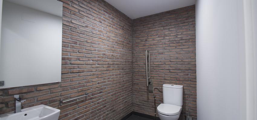 Baño, SPA Estilo moderno Color marron, blanco, gris  diseñado por Xabier Ramos | Arquitecto | Copyright Esta información es propiedad de Xabier Ramos Bilbao, todos los derechos reservados.