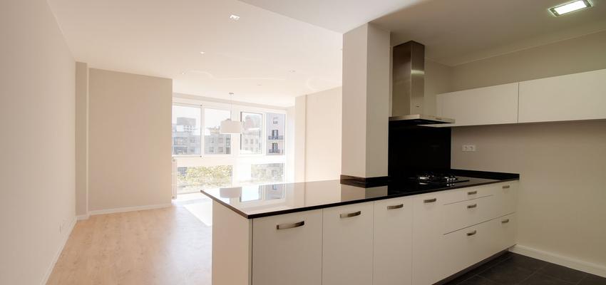 Comedor, Cocina Estilo tradicional Color beige, blanco, negro  diseñado por OAK 2000 | Interiorista 