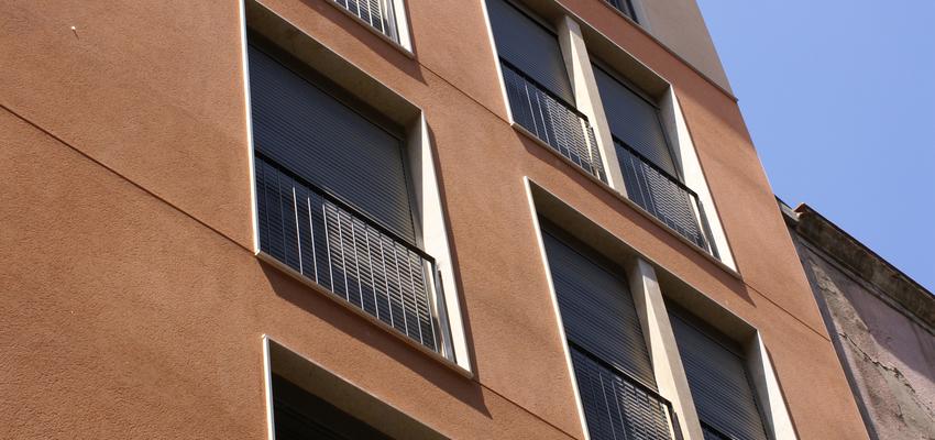 Exterior style contemporaneo color marron, blanco  diseñado por Pastor & Associats | Arquitecto 