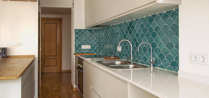 Cocina Estilo clasico Color azul, bronce  diseñado por Konsilio Technical | Reformista, constructor | Copyright Imagen propia