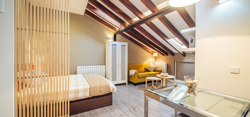 Comedor, Cocina, Salon Estilo moderno Color amarillo, marron, gris  diseñado por ARKin | Gremio | Copyright http://arkin.es/portfolio/atico/