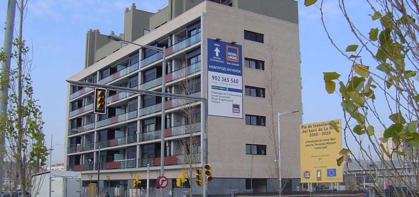 Exterior style contemporaneo color marron, gris  diseñado por A7 Estudi d'Arquitectura | Arquitecto 