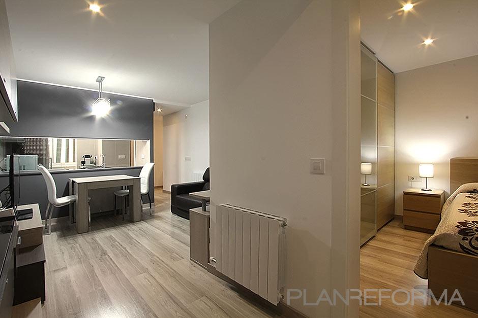 Comedor, Cocina, Salon style contemporaneo color beige, blanco, gris  diseñado por XTe Interiorismo | Arquitecto Técnico 