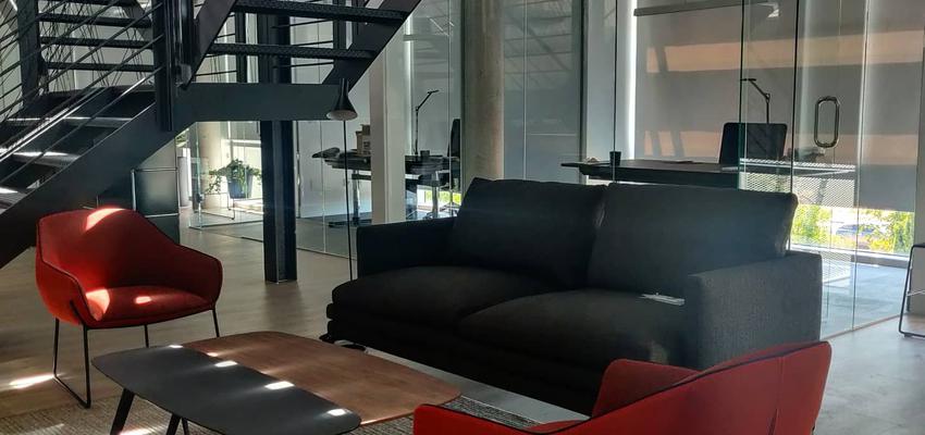 Recibidor, Escalera, Oficina Estilo moderno Color gris, gris, negro  diseñado por estudio2interiorismo | Interiorista | Copyright estudio2interiorismo