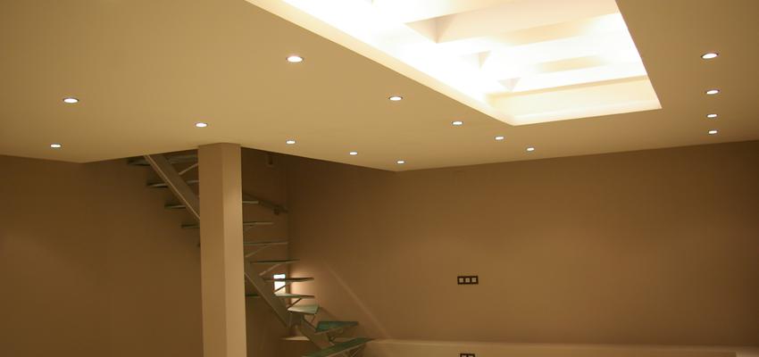 Sotano, Sala de juegos, Bodega Estilo contemporaneo Color beige, beige, gris  diseñado por estudio2interiorismo | Interiorista | Copyright Soy el propietario
