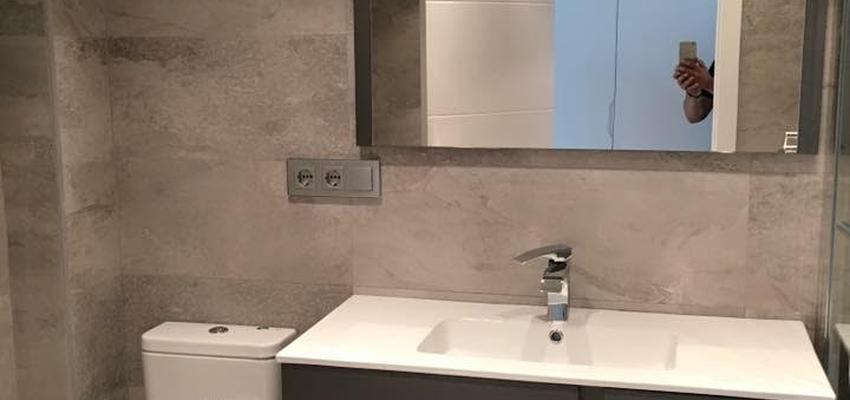 Baño Estilo clasico Color ocre  diseñado por NOU CABANYAL S.L. | Gremio 