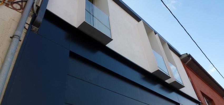 Exterior style moderno color beige, negro  diseñado por Colomer Aceves Arquitectes SLP | Arquitecto 