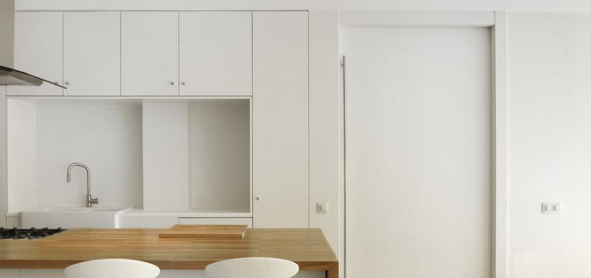 Cocina style contemporaneo color marron, blanco, negro  diseñado por I&D arquitectos | Arquitecto | Copyright © I&D arquitectos