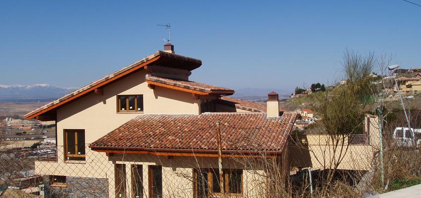 Exterior style contemporaneo color beige, marron  diseñado por Estudio de Arquitectura P. Iniesta  | Arquitecto 