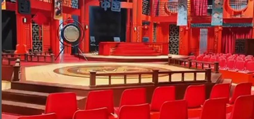 Sala de conferencias Estilo moderno Color rojo, ocre, bronce  diseñado por JOSE ALFONSO VAZQUEZ CASTILLO | Decorador 