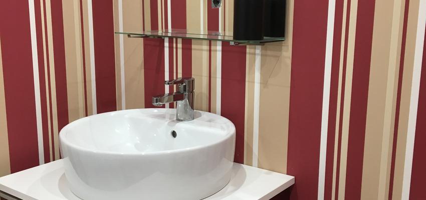 Baño Estilo contemporaneo Color rojo, beige, blanco  diseñado por Pedro jose | Arquitecto Técnico | Copyright Pedro José Madrid Trujillo