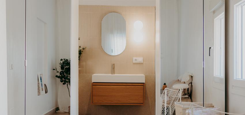 Baño, Dormitorio Estilo contemporaneo Color amarillo claro  diseñado por Berila.Studio | Arquitecto 