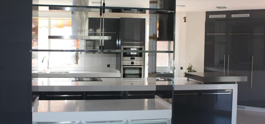 Cocina Estilo clasico Color gris, gris, negro  diseñado por Rysibcn SL | Gremio | Copyright rysibcn sl