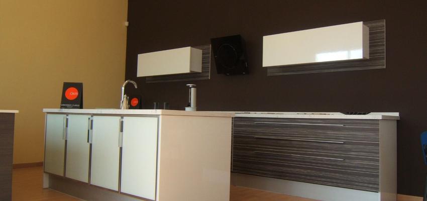 Comedor, Cocina Estilo moderno Color marron, ocre, blanco  diseñado por Rysibcn SL | Gremio 