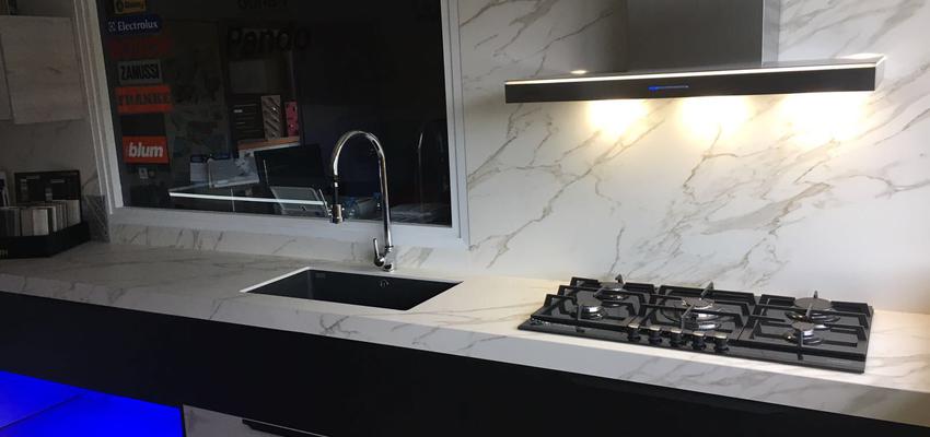 Cocina Estilo eclectico Color azul, blanco, gris  diseñado por Rysibcn SL | Gremio 