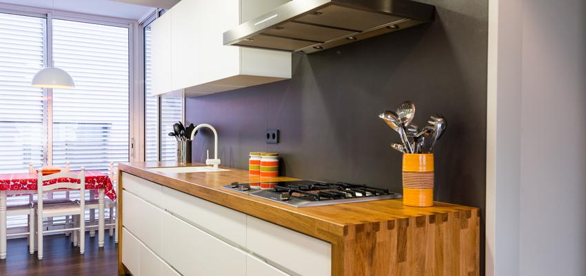 Cocina style moderno color marron, marron, gris  diseñado por Standal | Interiorista | Copyright Standal