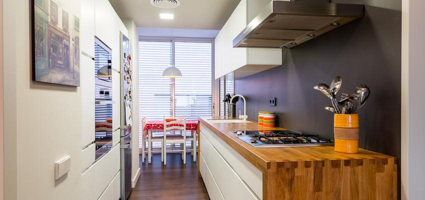 Cocina style moderno color marron, marron, gris  diseñado por Standal | Interiorista | Copyright Standal