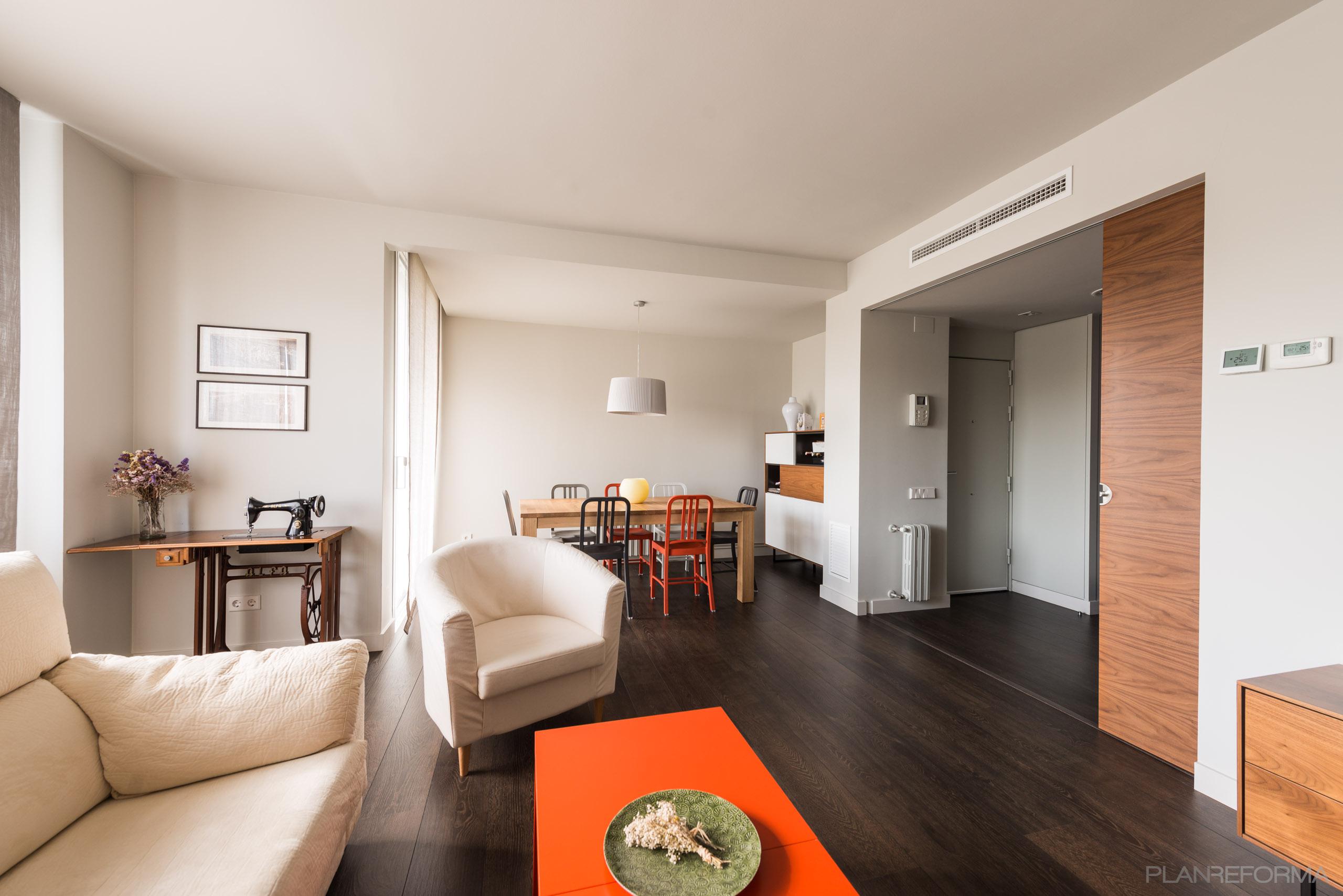 Comedor, Sala de la TV style moderno color ocre, marron, gris  diseñado por Standal | Interiorista | Copyright Standal