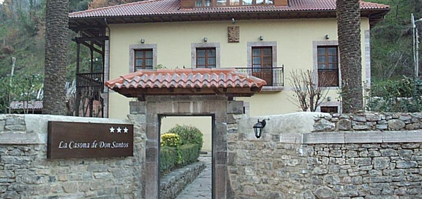 Recibidor, Exterior Estilo clasico Color beige, marron  diseñado por ELADIO CHAMORRO ALONSO | Arquitecto 
