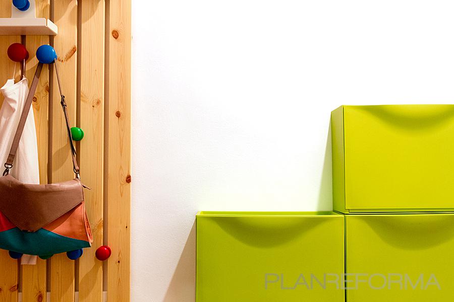 Recibidor style moderno color verde, marron, blanco  diseñado por imagiQue | Interiorista | Copyright Propietario de la imagen: imagiQue