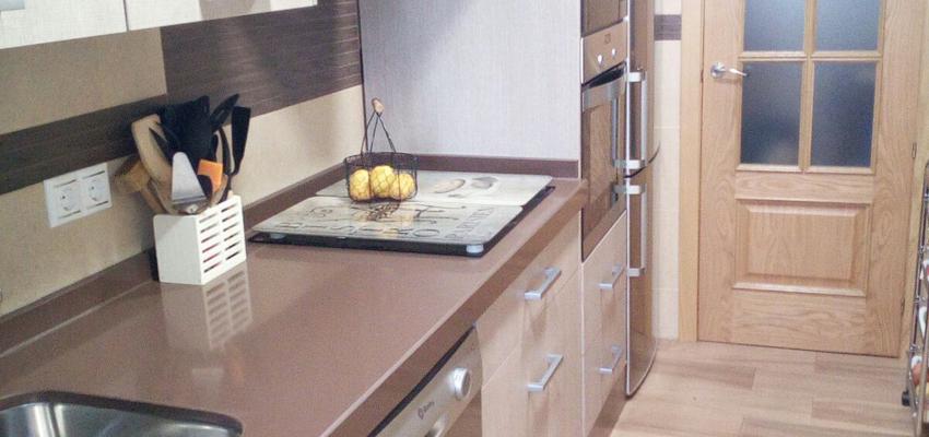 Cocina Estilo moderno Color marron, amarillo  diseñado por PROYECTOS Y CONSTRUCCIONES FRA&MA S.L | Gremio | Copyright Francisco