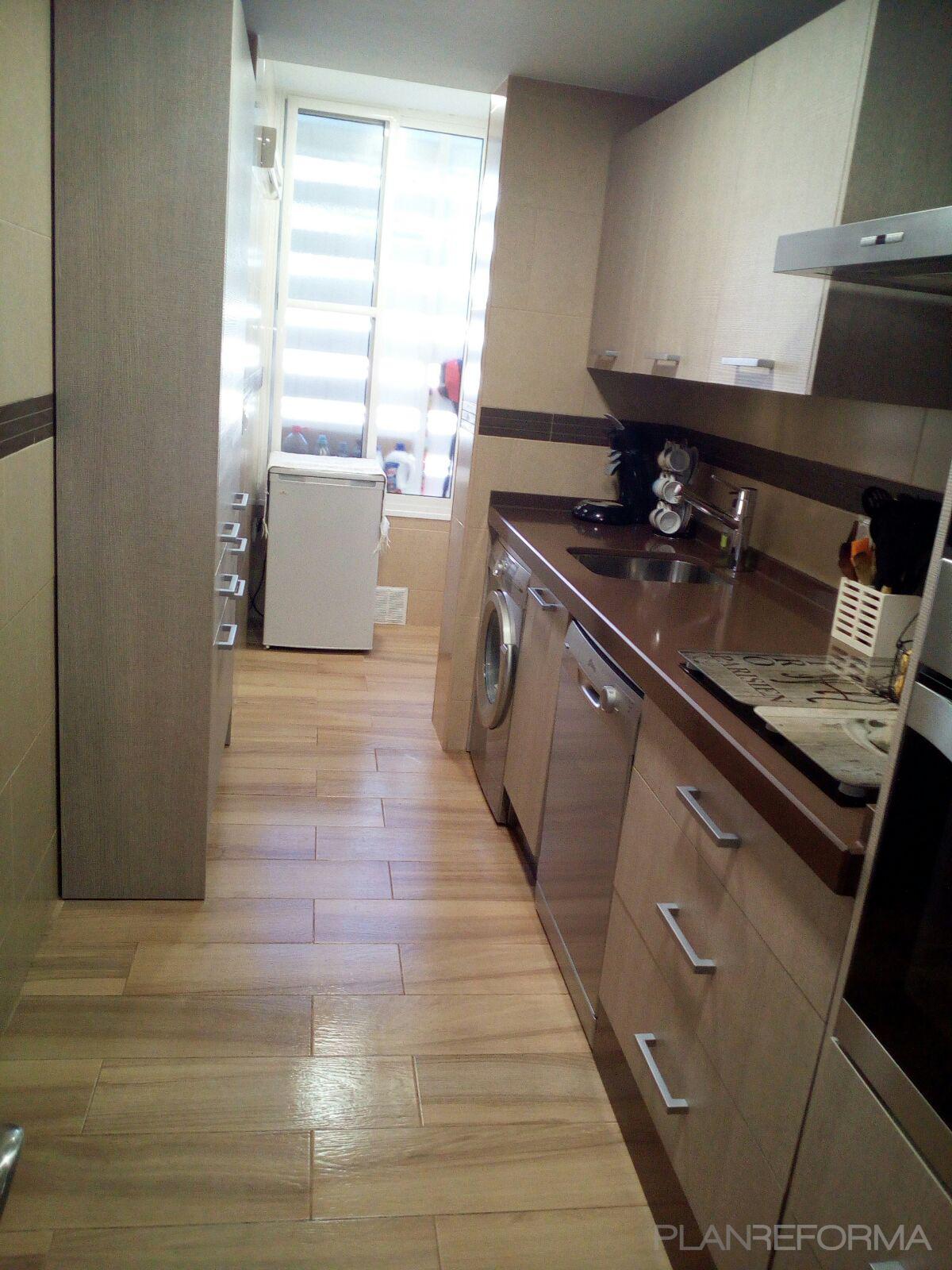 Cocina Estilo rustico Color marron, bronce  diseñado por PROYECTOS Y CONSTRUCCIONES FRA&MA S.L | Gremio | Copyright Francisco