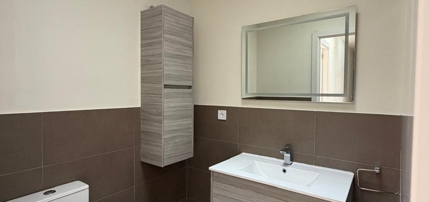Baño Estilo contemporaneo Color ocre, marron, marron oscuro  diseñado por FACTOR TREZE S.L | Reformista, constructor 