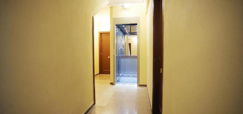 Vestibulo Estilo moderno Color bronce  diseñado por Ascensores Válida Lift | Gremio | Copyright Válida Lift