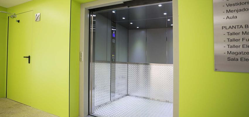 Vestibulo Estilo contemporaneo Color dorado  diseñado por Ascensores Válida Lift | Gremio | Copyright Válida Lift