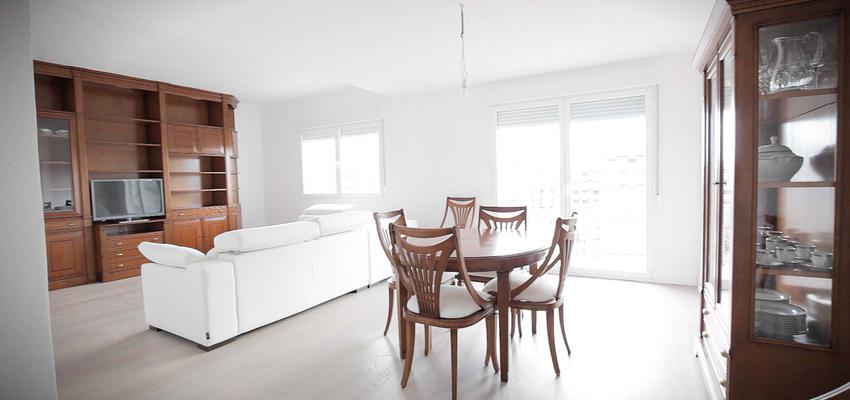 Salon Estilo clasico Color marron, marron, beige, blanco  diseñado por REFORMAS BARCELONA JRM | Gremio 