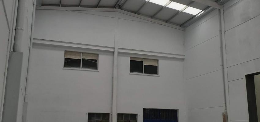 Baño, Bodega, Bar Estilo moderno Color azul oscuro, blanco, gris oscuro  diseñado por RenovaWorks. SL | Reformista, constructor | Copyright Propia