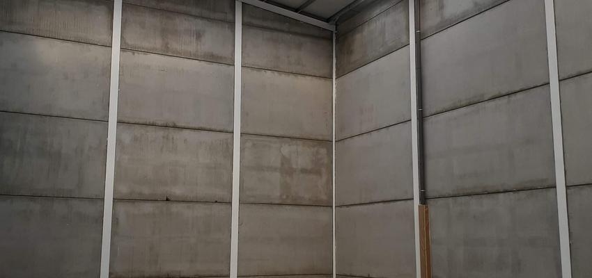 Garaje, Cocina, Oficina Estilo contemporaneo Color beige, marron topo, gris  diseñado por RenovaWorks. SL | Reformista, constructor | Copyright Propia