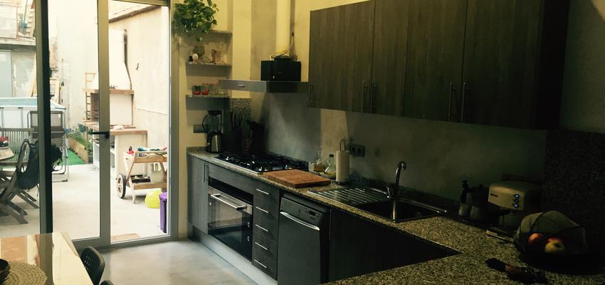 Comedor, Cocina style moderno color beige, blanco, gris, gris, negro  diseñado por Adolfo Cruz Fernandez | Gremio 