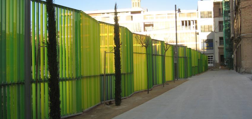 Exterior Estilo moderno Color amarillo, verde, gris  diseñado por Argen Edificacion,  tecnicas constructivas, direccion de obras y gestion | Arquitecto Técnico | Copyright Juan Miguel Martinez Blaya