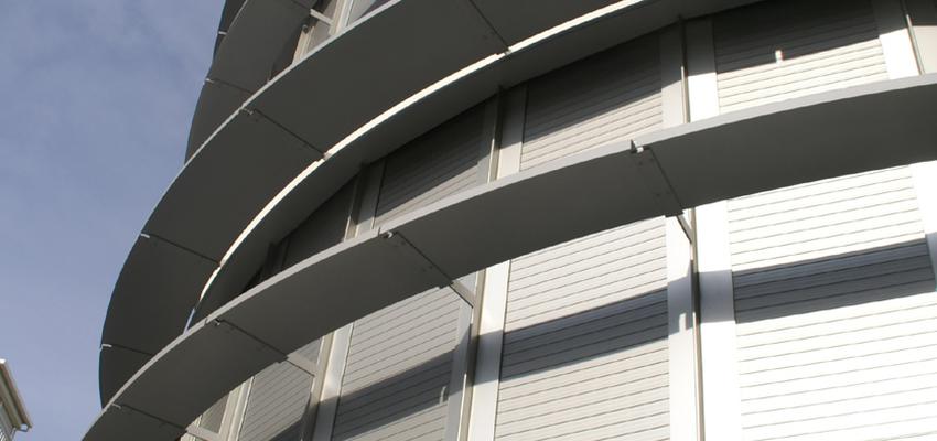 Exterior Estilo moderno Color blanco, gris  diseñado por Jordi Janué i Miret | Arquitecto 