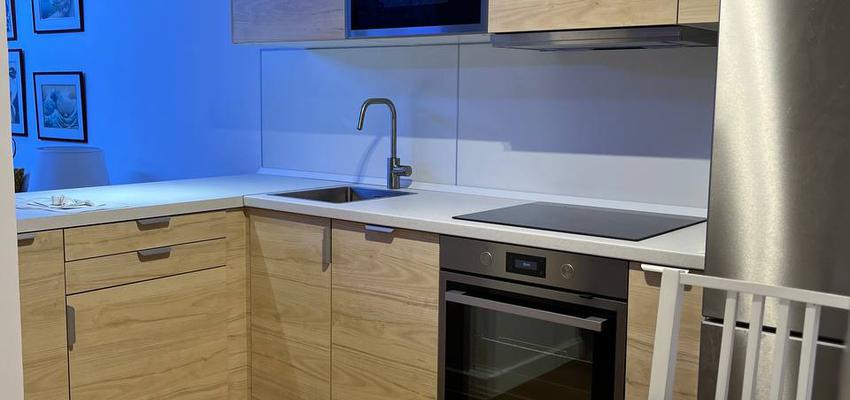 Cocina Estilo clasico Color rojo  diseñado por NIVEL ALTO REFORMAS EN GENERAL SL | Reformista, constructor | Copyright SI