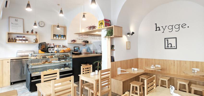 Cafeteria Estilo moderno Color beige, blanco  diseñado por POA Estudio | Arquitecto | Copyright POA Estudio Cafeteria Estilo moderno Color beige, blanco  diseñado por POA Estudio | Arquitecto | Copyright POA Estudio