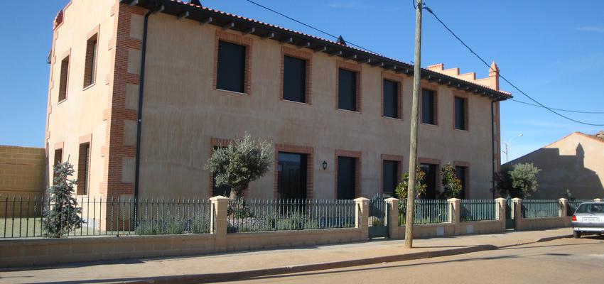 Balcon style clasico color marron, marron  diseñado por Arqui Goh - Gonzalo Hervada Arquitecto Técnico | Arquitecto Técnico 